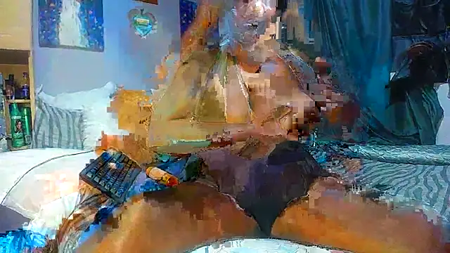 Noviavee online show from May 17, 2026, 8:49 pm