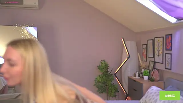 Sweety Becky online show from April 14, 2026, 8:20 am