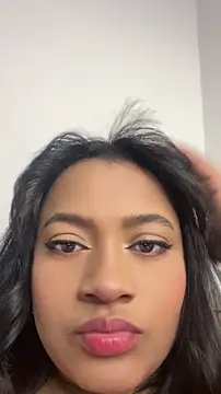 Snapshot of Saraa_M chatting on May 27, 2026, 2:03 pm Saraa M online show from May 27, 2026, 2:03 pm