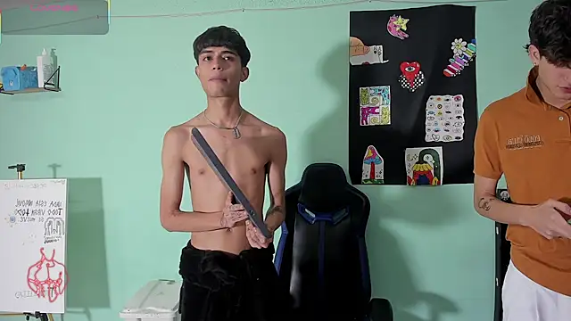 TYLERhHOT2005 online show from April 28, 2026, 2:27 am