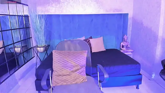 Antoniajblair online show from May 8, 2026, 10:53 am