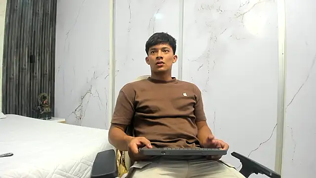 Andeuw   online show from March 29, 2026, 2:22 am