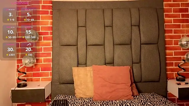 Snapshot of luxuryheavenn chatting on March 30, 2026, 8:32 pm luxuryheavenn online show from March 30, 2026, 8:32 pm