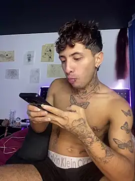 Snapshot of pol_mood chatting on April 8, 2026, 1:44 pm pol mood online show from April 8, 2026, 1:44 pm