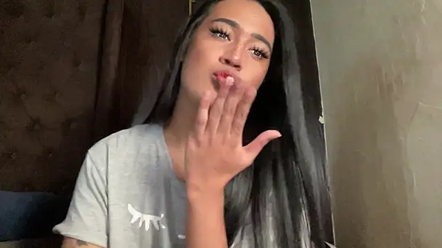 theonlycindy online show from April 7, 2026, 9:10 am