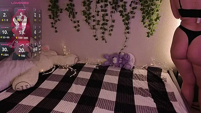 honey cherrry online show from June 15, 2026, 1:52 am