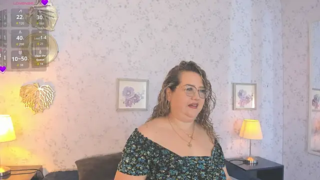 Snapshot of Martinacurvy_ chatting on June 4, 2026, 10:21 am Martinacurvy online show from June 4, 2026, 10:21 am