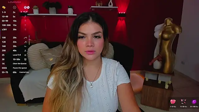 Sofia Velvetx online show from May 6, 2026, 2:44 pm