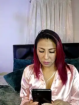 Snapshot of tatianabelli chatting on April 29, 2026, 6:03 pm tatianabelli online show from April 29, 2026, 6:03 pm