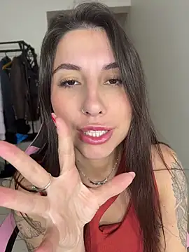 Carolzinhalux69 online show from July 8, 2026, 5:28 pm