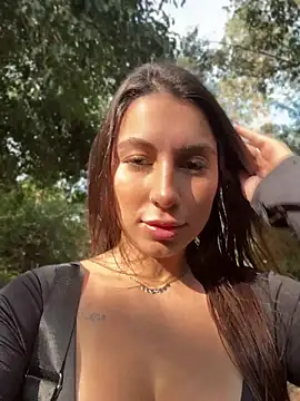 Carolzinhalux69 online show from July 17, 2026, 5:18 pm