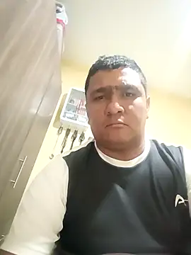 Snapshot of luis20212 chatting on May 1, 2026, 4:17 am luis20212 online show from May 1, 2026, 4:17 am