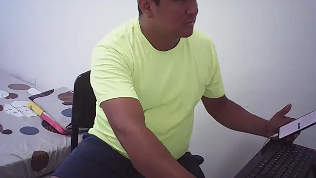 Snapshot of luis20212 chatting on May 7, 2026, 8:58 pm luis20212 online show from May 7, 2026, 8:58 pm