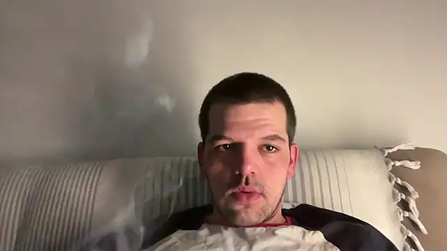 Andy015799 online show from April 18, 2026, 11:27 pm