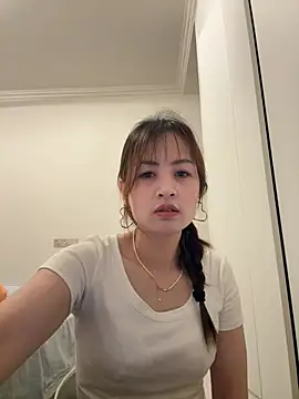 Snapshot of Yang_218 chatting on April 22, 2026, 7:33 am Yang 218 online show from April 22, 2026, 7:33 am