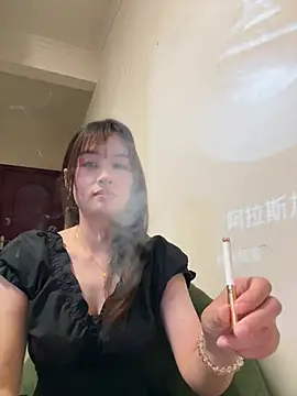 Snapshot of Yang_218 chatting on April 28, 2026, 7:35 am Yang 218 online show from April 28, 2026, 7:35 am
