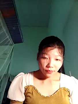 -Quyny- online show from March 28, 2026, 4:34 am