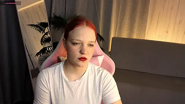 Candy Lirr online show from May 15, 2026, 2:40 am
