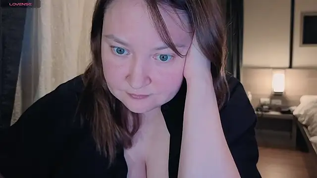 elegant pleasure online show from April 13, 2026, 3:06 pm