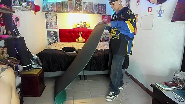 Snapshot of Keff_andrew34 chatting on April 8, 2026, 4:56 am Keff andrew34 online show from April 8, 2026, 4:56 am