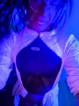 DomMONIKA online show from April 22, 2026, 11:39 pm