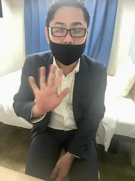 RYUICHI 1919 online show from April 14, 2026, 7:36 am