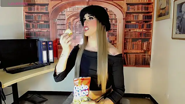 Snapshot of rashell_queen chatting on March 29, 2026, 9:59 pm rashell queen online show from March 29, 2026, 9:59 pm