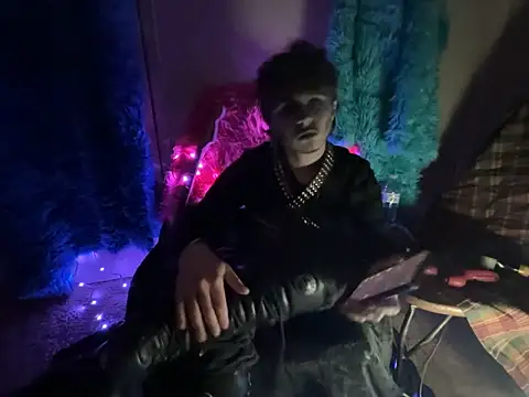 noahfoxxftm online show from March 29, 2026, 3:06 am