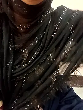 Miss Noor   online show from May 6, 2026, 7:13 am