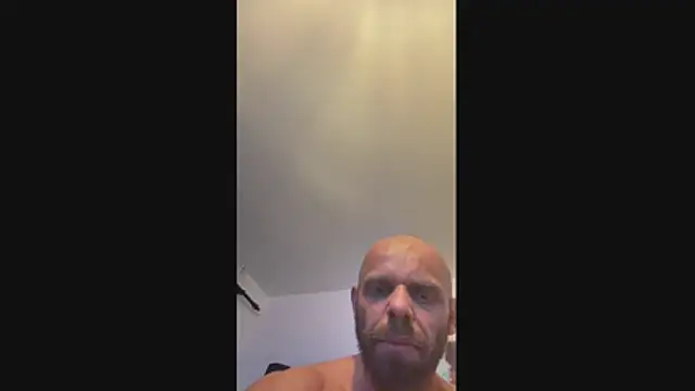 Snapshot of funycouple chatting on April 30, 2026, 8:26 pm funycouple online show from April 30, 2026, 8:26 pm