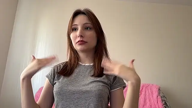 Snapshot of Tara_Harrisss chatting on April 5, 2026, 10:45 am Tara Harrisss online show from April 5, 2026, 10:45 am