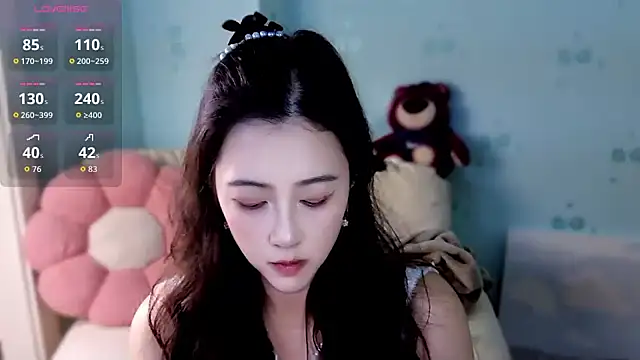 Snapshot of summer_uu chatting on May 12, 2026, 2:14 pm summer uu online show from May 12, 2026, 2:14 pm