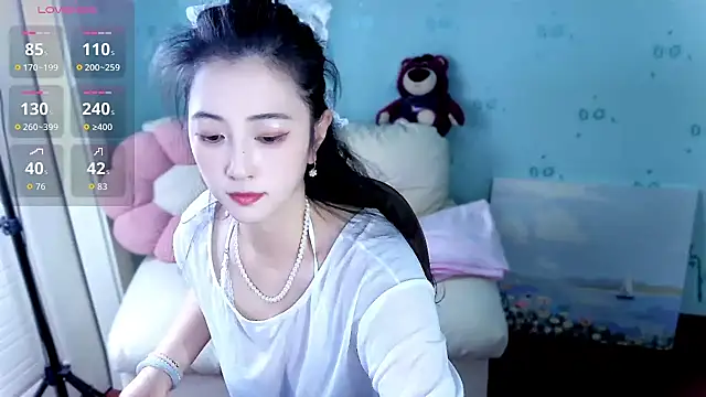 Snapshot of summer_uu chatting on May 18, 2026, 4:35 pm summer uu online show from May 18, 2026, 4:35 pm