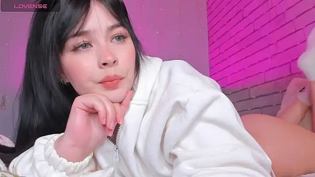 NatalForsy online show from April 17, 2026, 3:48 pm