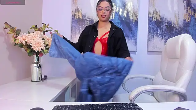 Snapshot of scarlett__2 chatting on April 2, 2026, 2:58 pm scarlett 2 online show from April 2, 2026, 2:58 pm