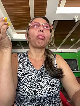Snapshot of _violeta_99 chatting on April 11, 2026, 4:00 pm violeta 99 online show from April 11, 2026, 4:00 pm