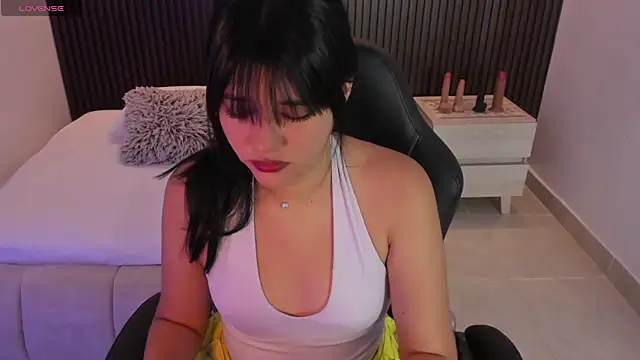 Snapshot of MILLYEVANS1 chatting on April 11, 2026, 3:11 am MILLYEVANS1 online show from April 11, 2026, 3:11 am