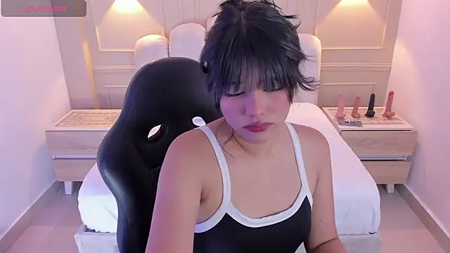 MILLYEVANS1 online show from April 28, 2026, 3:22 am