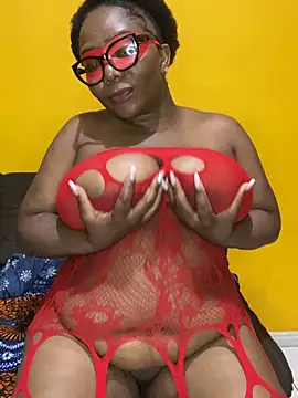 BoobsQueeen online show from May 16, 2026, 2:30 am