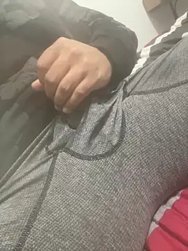 Snapshot of ENTEEXIOM chatting on April 4, 2026, 4:44 am ENTEEXIOM online show from April 4, 2026, 4:44 am