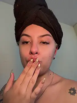 Amber-fire online show from May 18, 2026, 7:20 pm