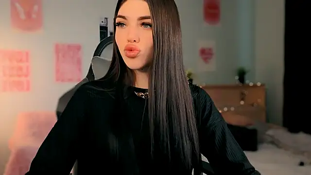 molly rettyy online show from April 10, 2026, 5:34 am