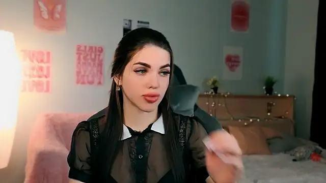 molly rettyy online show from May 14, 2026, 4:30 am