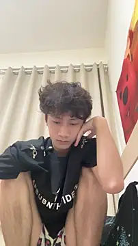 sexyboy-3525 online show from May 15, 2026, 2:35 pm