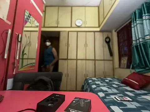 Nagpurdaddy27 online show from April 18, 2026, 7:51 pm