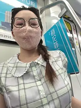 meimeibuguai online show from June 10, 2026, 12:26 pm