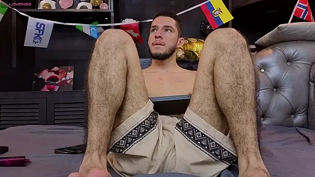 axel tone online show from July 10, 2026, 8:22 pm