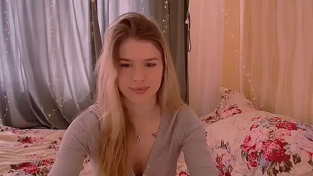 Alisa Swan  online show from May 12, 2026, 10:23 am
