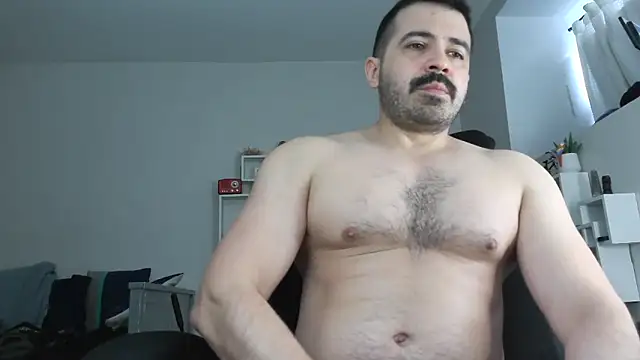 AngelFusco online show from May 12, 2026, 6:27 pm