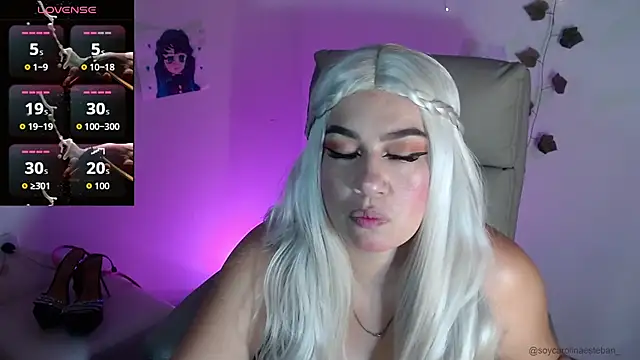 Snapshot of Carolina_2403 chatting on April 4, 2026, 10:40 pm Carolina 2403 online show from April 4, 2026, 10:40 pm